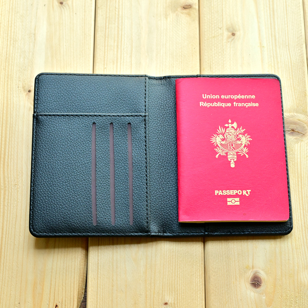 Metal Russian National Emblem  - Passport Holder Rfid recension och pris