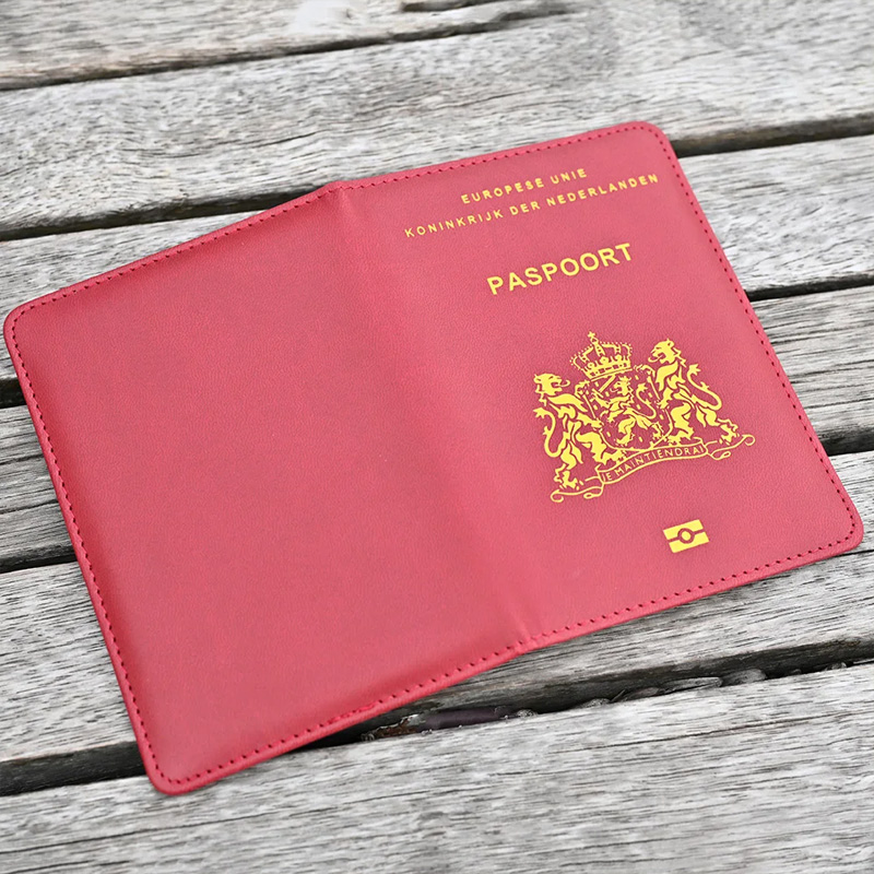 Travel Essentials Nederland Pa - Travel Accessories Passport Holder recension och pris